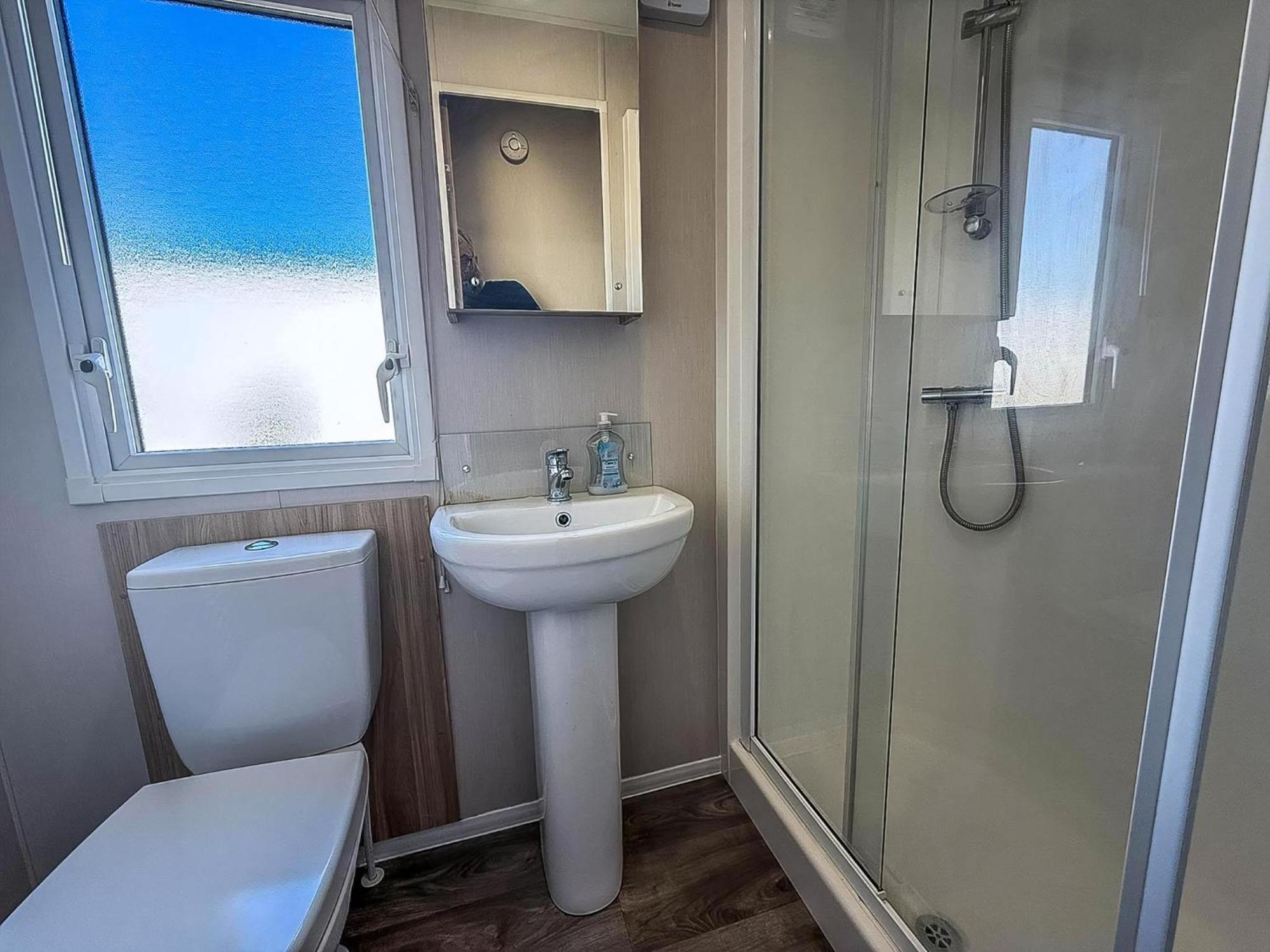 Beautiful 6 Berth Caravan, Nearby Beach In Suffolk Ref 68016Bs โลเวสทอฟต์ ภายนอก รูปภาพ
